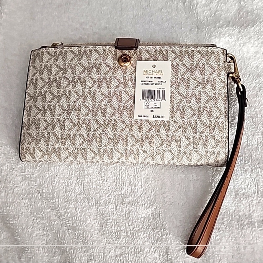 Michael Kors Cream Wristlet Clutch